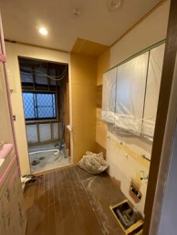 上質な空間を優雅に彩るラピシアカウンター　世田谷区H様邸